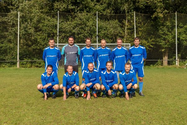 teams-2024-252C5542D-DA64-3CFB-3E85-4D2CC97A733F.jpg